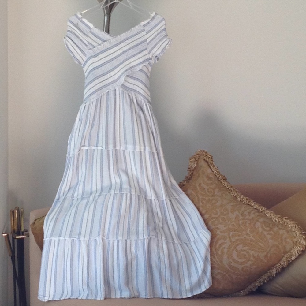 💙 Jessica Simpson - Cross Bodice Linen Maxi Dress - Picture 2 of 5